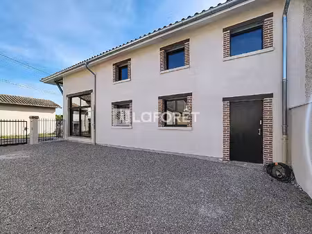 savigneux  maison hors d'eau hors d'air environ 170 m² habitable avec terrain