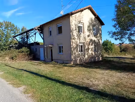 maison individuelle avec terrain et dépendances