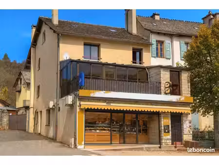 immeuble 10 pièces 319 m²