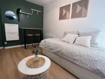 studio meublé 20 m² – rénové à neuf – centre laval – dpe c