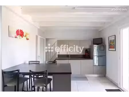 villa 8 pièces 255 m²