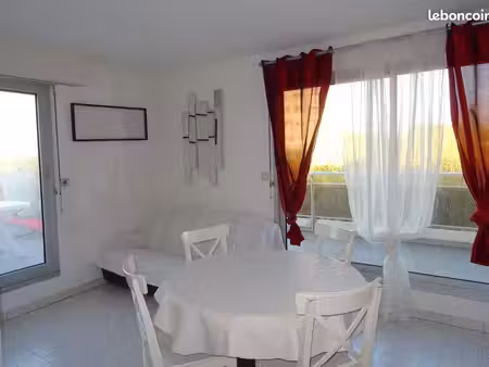 tres beaut3 meuble + terrasse+parking