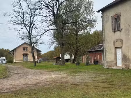 maison terrain 5400m2 avec entrepôts