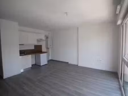 location appartement 2 pièces à couëron (44220) : à louer 2 pièces / 42m² couëron