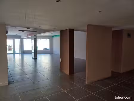 local commercial 143 m²