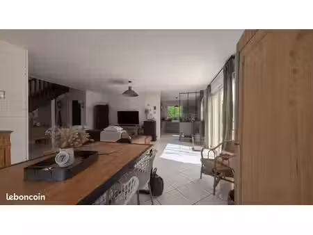 maison 7 pièces 137 m²