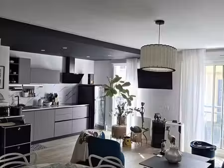 titre : angers hypercentre – 66 m² rénovés avec parking privatif | exclusivité