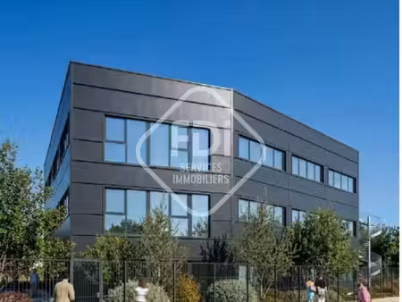 bureaux 219 m² bessan