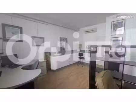 bureau 32 m²