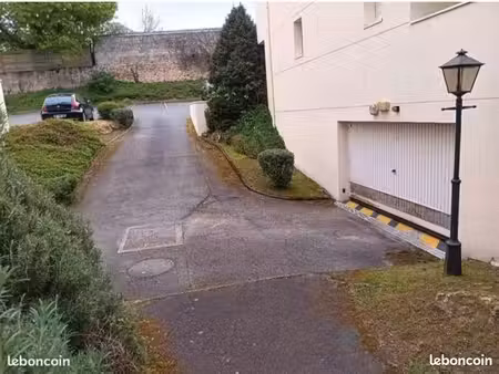 parking sécurisé en sous-sol