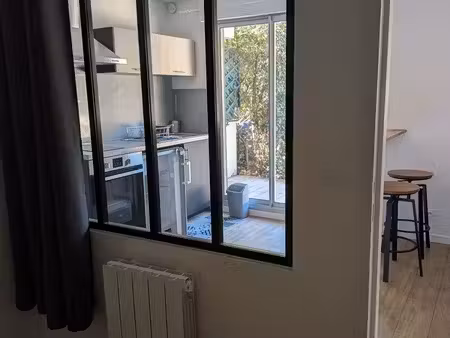 t2 meublé avec jardin et parking privé