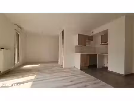 appartement - 2 pièces - 49 m² & balcon + garage