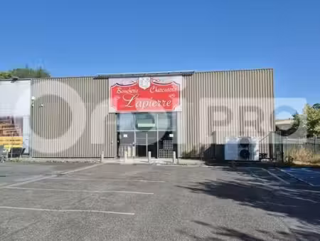 local commercial 600 m²