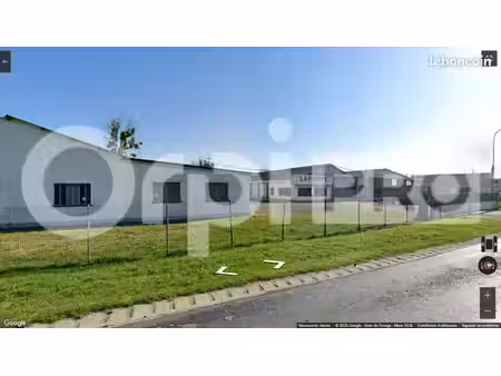 local logistique 5 092 m²