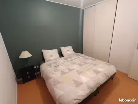 maison t3 meublée de plain-pied – 70 m² – 2 chambres – parking – étauliers