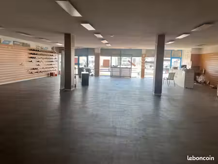 immeuble commercial / show-room de ~720 m² - emplacement stratégique avenue jean joxe ange