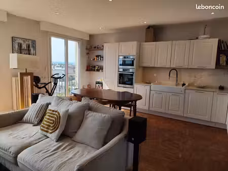 bel appartement de standing avec vue sur la cathédrale