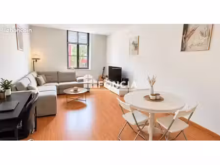 appartement 2 pièces 53 m² – parking – tram & métro