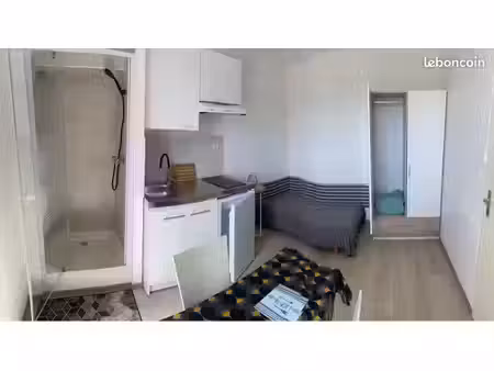 je loue une chambre meublée