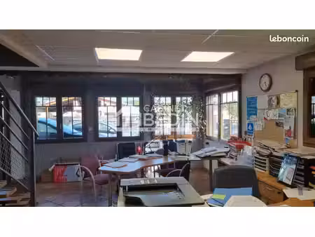 bureau 130 m²