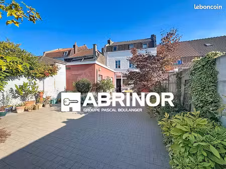 maison 5 pièces 166 m²