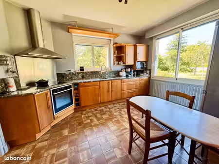 sarzeau – maison familiale avec grand terrain arboré