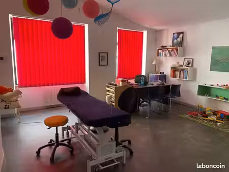 salle de travail dans cabinet de groupe