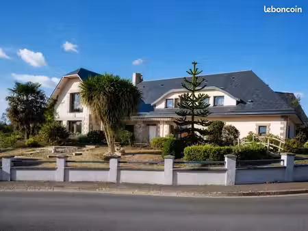 maison 9 pièces 275 m²