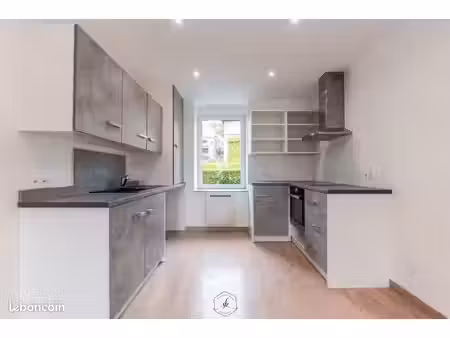 immeuble 11 pièces 180 m²