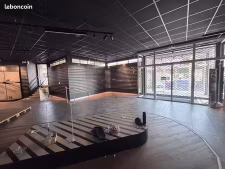 immeuble d'activités / commercial 1 425 m² - emplacement stratégique atlantis saint-herbla