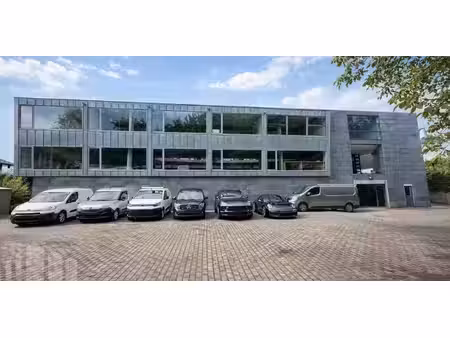 bâtiment d’entreprise à vendre à lot pour € 1.725.000