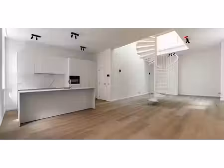 triplex à louer à bruxelles pour € 2.600 avec 3 chambres à coucher