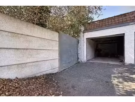 garage avec espace de stationnement privatif – mont-à-leux