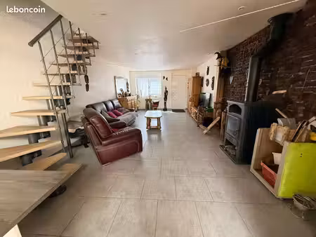 maison 8 pièces 107 m²