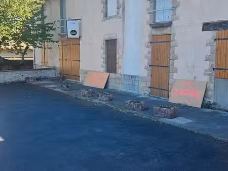 maison ancienne mayres puy de dôme