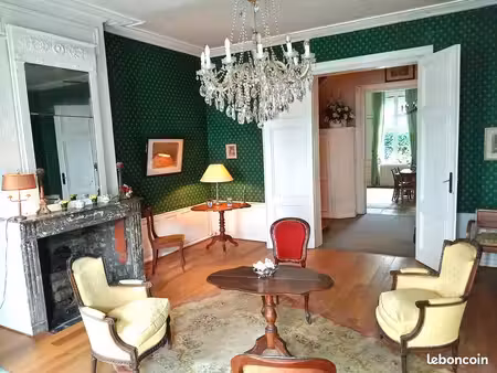 maison 8 pièces 245 m²