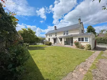 propriété 6 pièces 134 m²