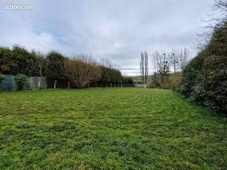 terrain à bâtir de 1130 m² à conde-sur-sarthe (61)