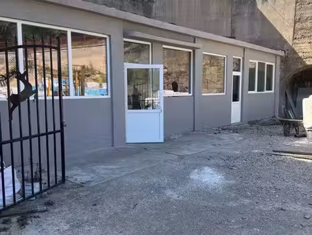 locale commercial avec terrain