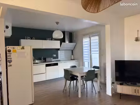 maison mitoyenne avec trois chambres de 84 m² à cournon