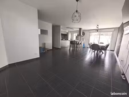 vends maison denain