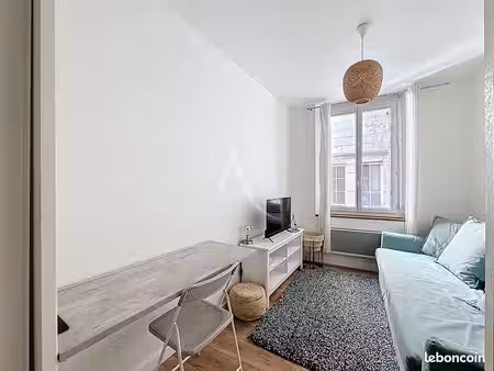 studio 1 pièce 19 m²