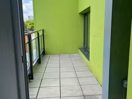 vends 4 pièces terrasse 2 places de parking