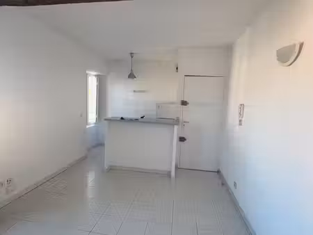 appartement meublé t2 32m2 entre la gare et les arènes