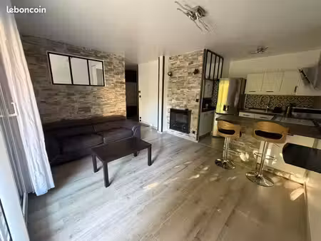 t2 meublé 40 m² refait à neuf – balcon  cave  parking