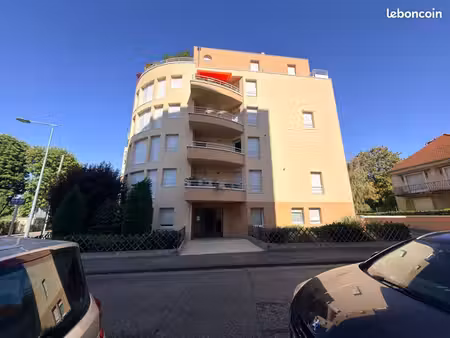 local commercial 61 m² metz