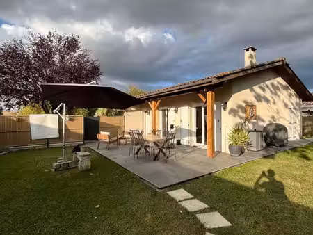 maison carbon blanc