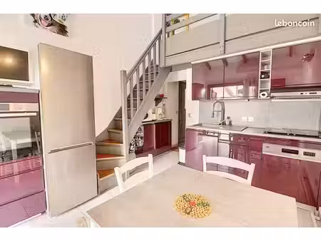 t3 rénové 42m² + clim - terrasse & parking - sept à juin