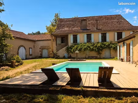 monbazillac - maison de famille au coeur de vignes bio - piscine - chai - 270m2 de dépenda