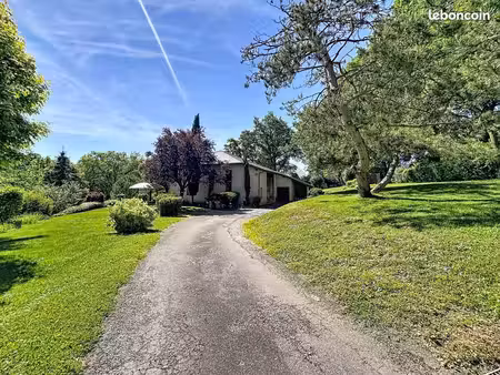 maison 6 pièces 230 m²